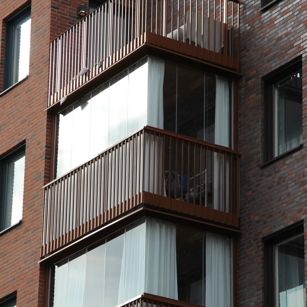 Balkonginglasning i nyproducerat hus