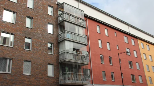 Flera balkonginglasningar i Eskilstuna