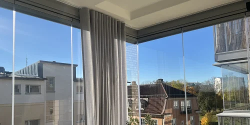 Gardinskena till balkonginglasning