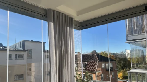 Gardinskena till balkonginglasning